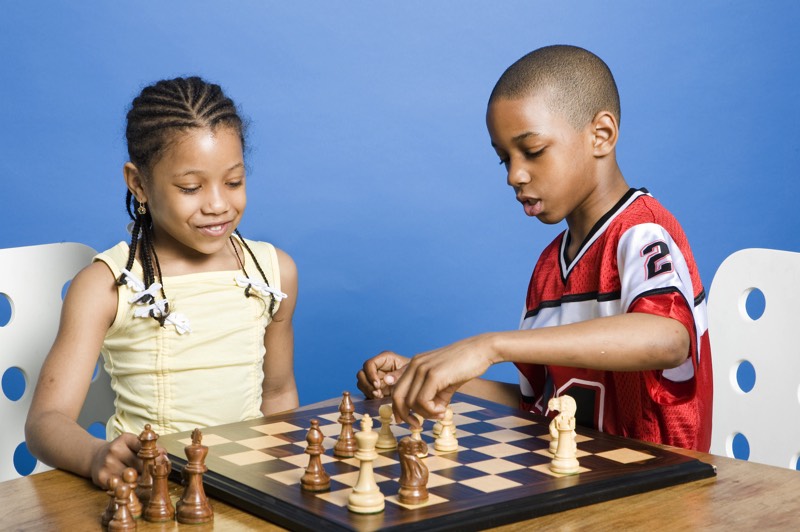 boy-and-girl-playing-chess